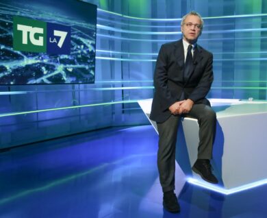 Enrico Mentana torna a condurre il TgLa7 dopo 10 giorni: “Ho avuto il Covid”