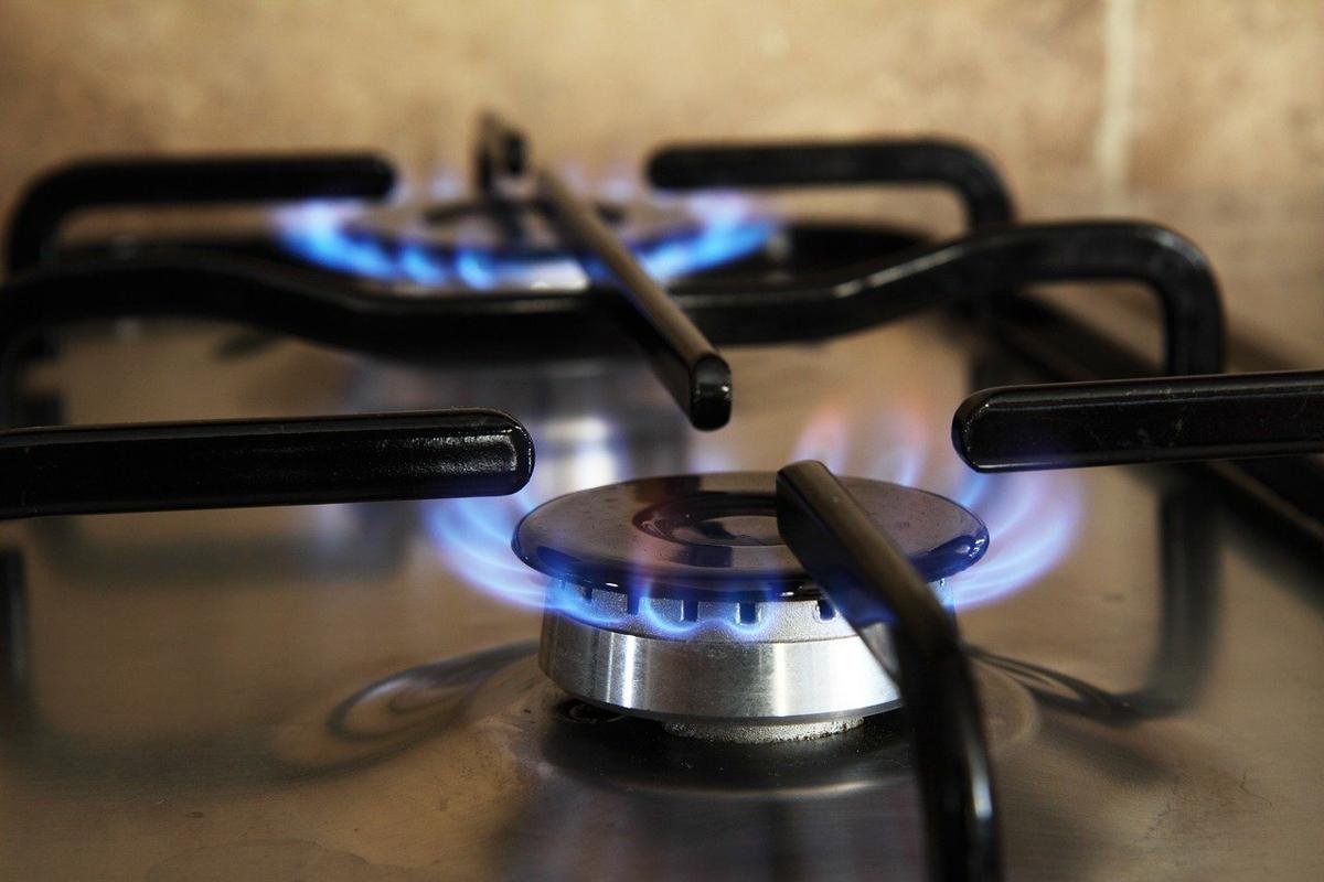 Aumento bollette: l’Italia paga la sua dipendenza su gas ed elettricità Aumento bollette: l’Italia paga la sua dipendenza su gas ed elettricità