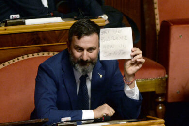 Per Casapound soccorso della Lega: solidarietà del senatore de Vecchis