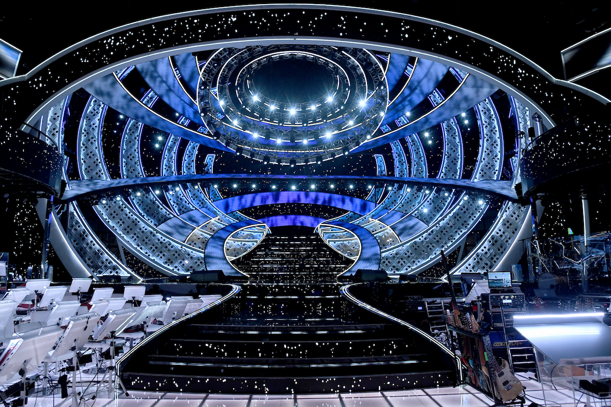 Sanremo 2022, svelata la scenografia: tra passato e futuro. FOTO Sanremo 2022, svelata la scenografia: tra passato e futuro. FOTO