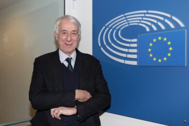 Pisapia a tutto campo, dall’UE alla Lombardia: “Draghi? Ci serve al Governo”