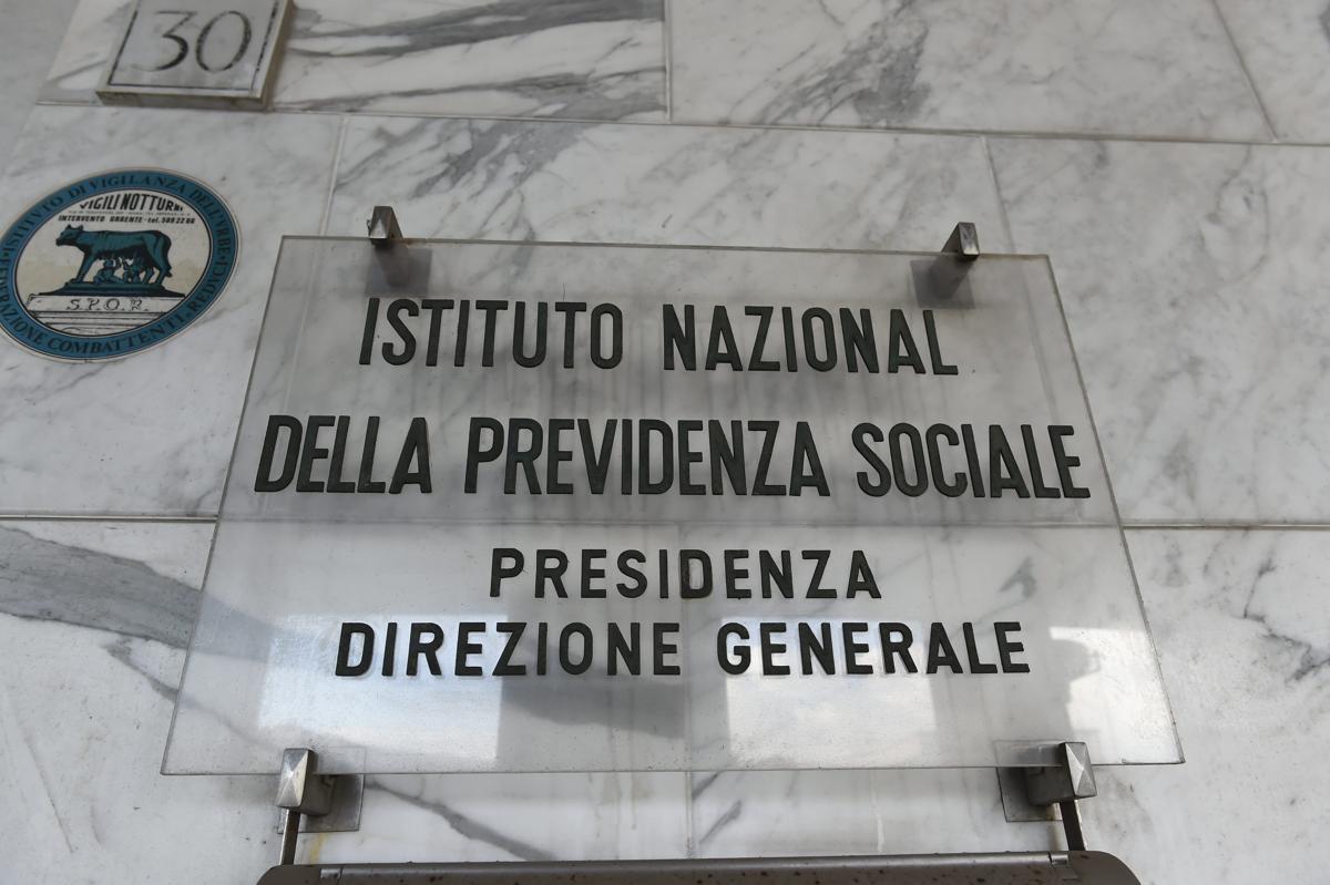 Pensioni, garanzia giovani e donne. Il punto sul confronto governo-sindacati Pensioni, garanzia giovani e donne. Il punto sul confronto governo-sindacati