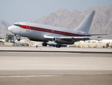 Usa, compagnia aerea fantasma: viaggi top secret per studiare gli alieni