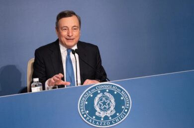 Draghi, L’Economist boccia il trasloco di Super Mario al Quirinale