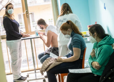 Vaccini, l’obbligatorietà per over 50 non ha spaventato. Solo il 15% ha ceduto