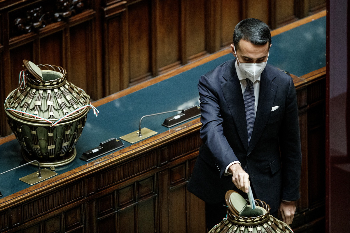 Quirinale 2022, seconda fumata nera. Voti per Mancini, De Sica e mamma Regeni Quirinale 2022, seconda fumata nera. Voti per Mancini, De Sica e mamma Regeni