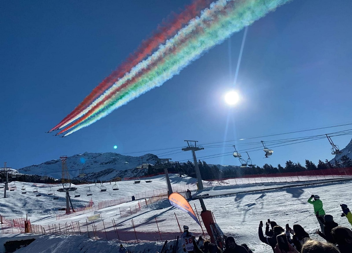 Le frecce tricolori incantano Bormio. GALLERY Le frecce tricolori incantano Bormio. GALLERY