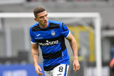 Calciomercato Inter: assalto a Gosens, in alternativa Bernardeschi e Caicedo