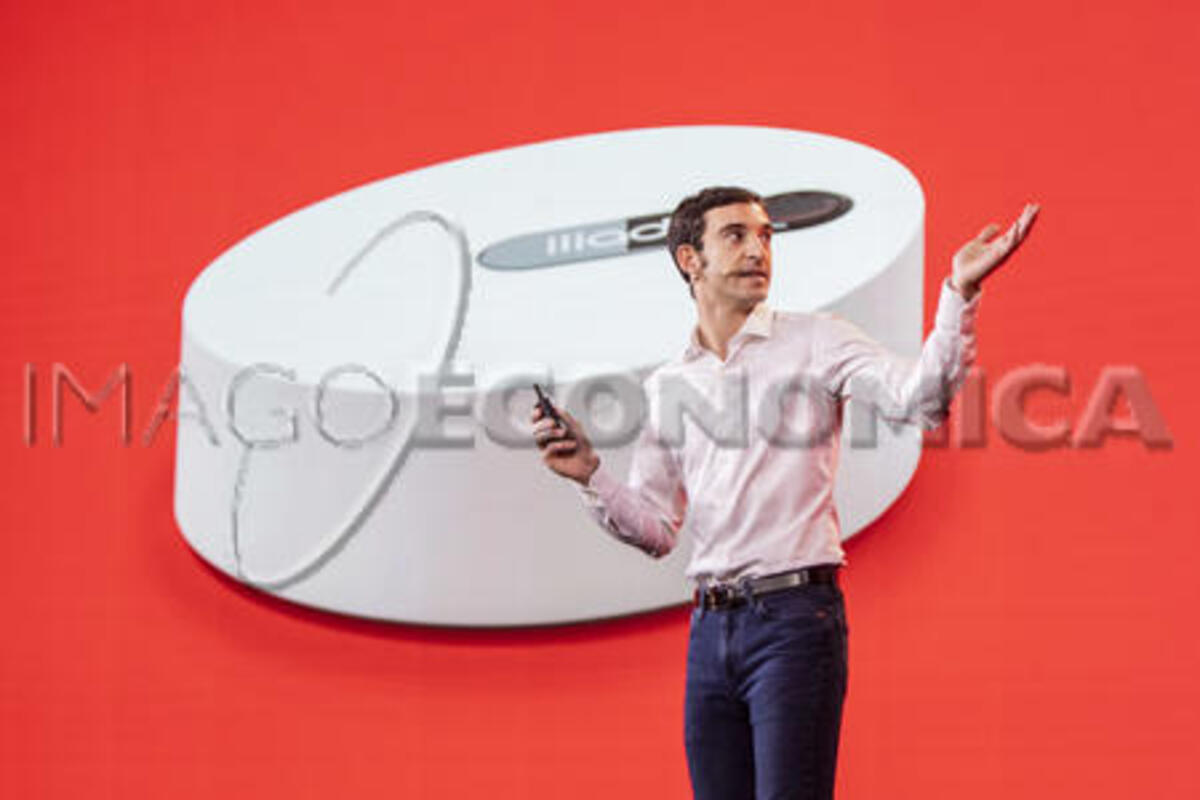 Iliad sbarca sulla fibra low cost in Italia.”M&A con Vodafone? Avanti da soli” Iliad sbarca sulla fibra low cost in Italia.”M&A con Vodafone? Avanti da soli”