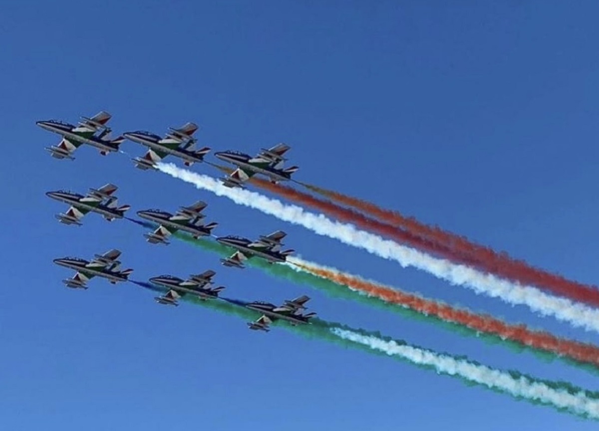 Le frecce tricolori incantano Bormio. GALLERY Le frecce tricolori incantano Bormio. GALLERY