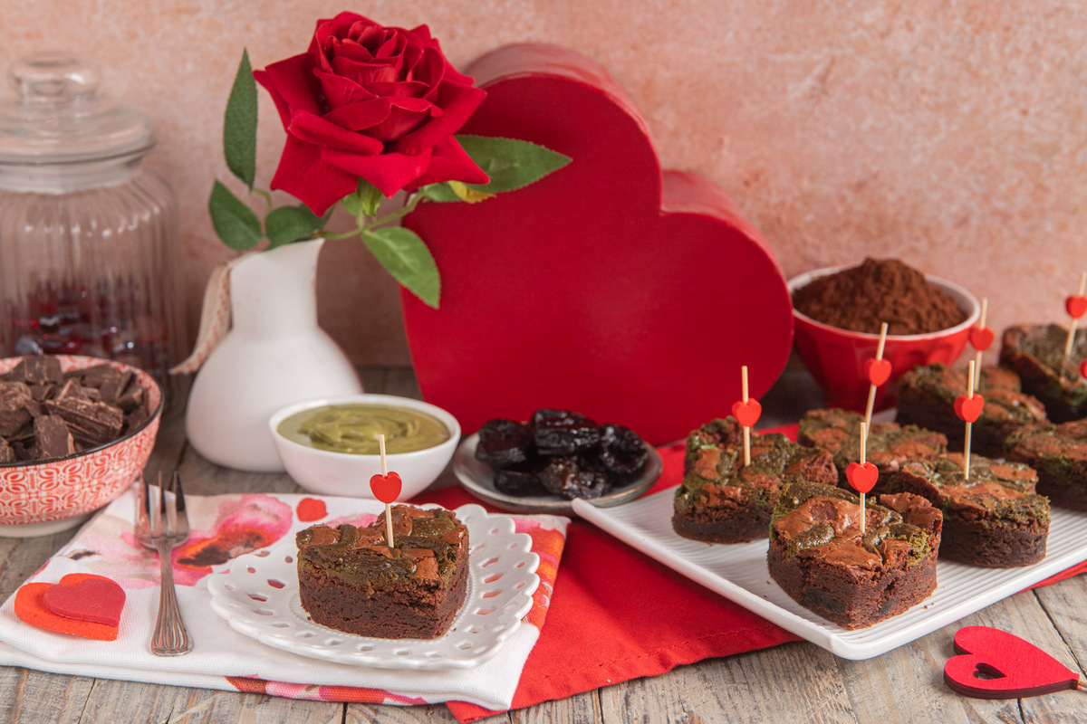 San Valentino, il dolce perfetto? I brownies romantici: 3 idee per decorarli
