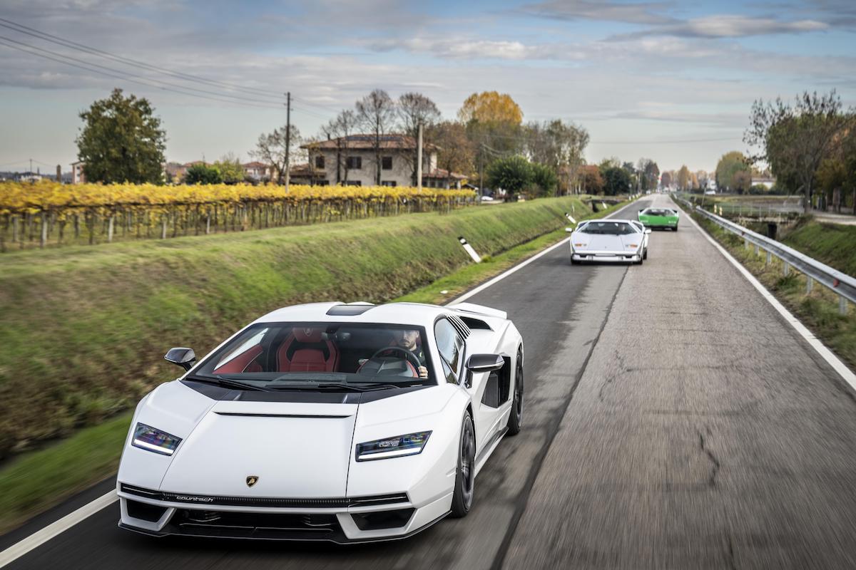La Lamborghini Countach LPI 800-4, prima volta sulla strada La Lamborghini Countach LPI 800-4, prima volta sulla strada