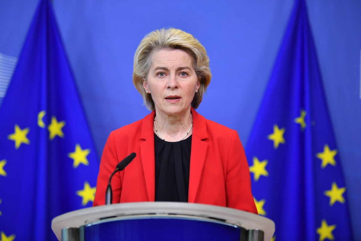 Basterebbe che Ursula dicesse: “Mario al Colle, altrimenti rubinetti chiusi” Basterebbe che Ursula dicesse: “Mario al Colle, altrimenti rubinetti chiusi”