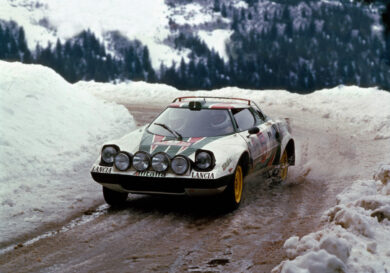 Carlos Tavares su Lancia Stratos  al via del Rally Storico di Monte Carlo