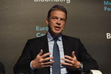 Deutsche Bank: utile 2021 a 2,5 miliardi, il più alto da 2011