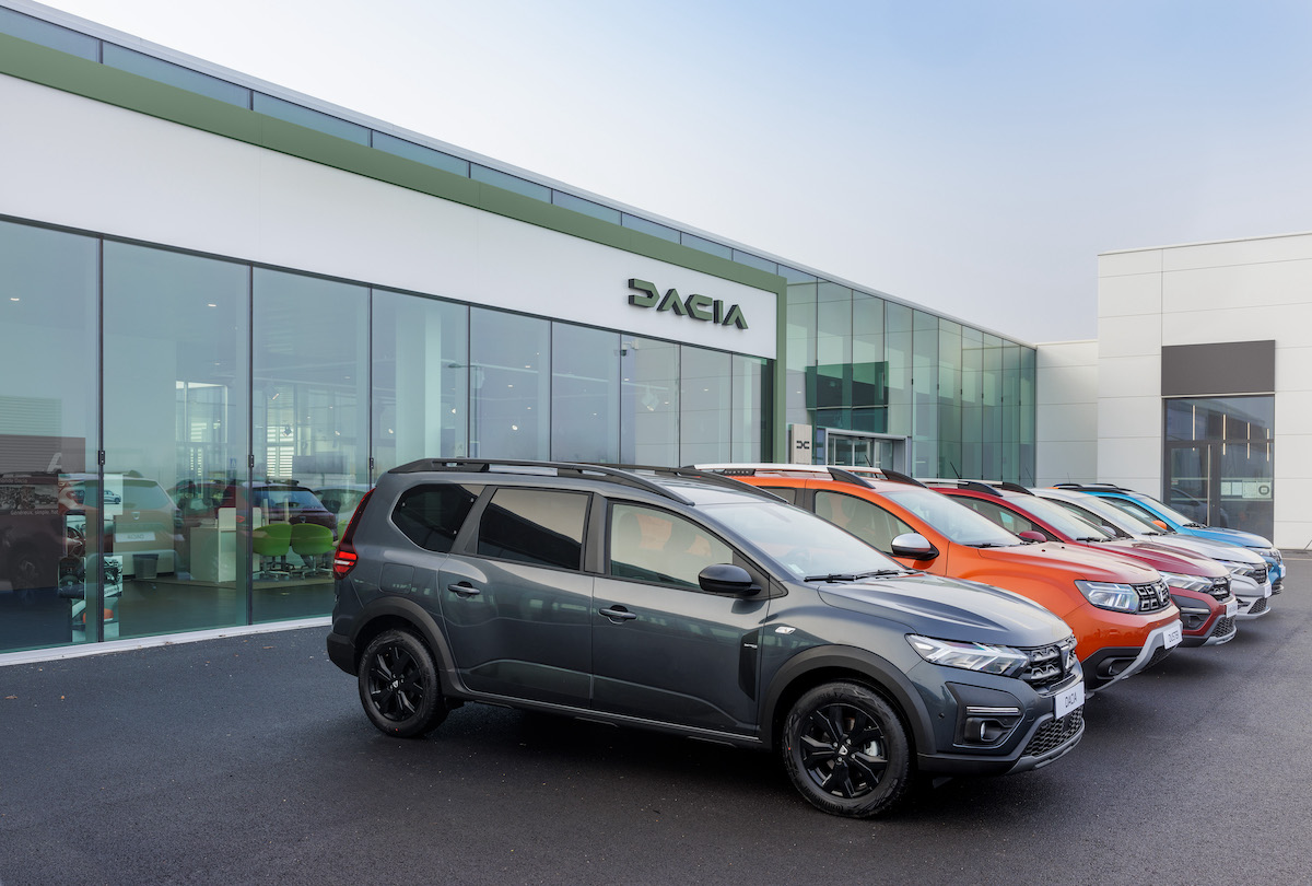 Dacia segna una nuova tappa nella storia di successo della Marca. Dacia segna una nuova tappa nella storia di successo della Marca.