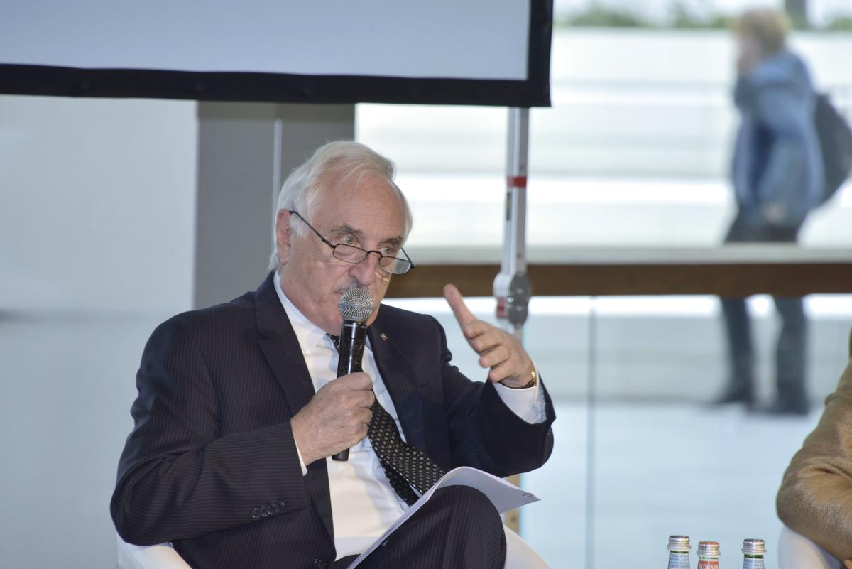 Esclusiva/ Bombassei: “Colle-Chigi? Ok Cassese-Draghi. Dramma caro-energia” Esclusiva/ Bombassei: “Colle-Chigi? Ok Cassese-Draghi. Dramma caro-energia”