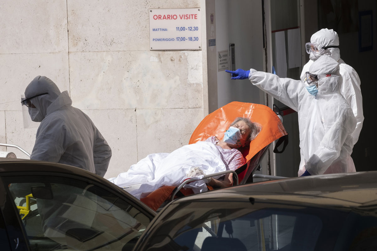 Pandemia: il prezzo più altro pagato dagli anziani, “Ora la telemedicina” Pandemia: il prezzo più altro pagato dagli anziani, “Ora la telemedicina”