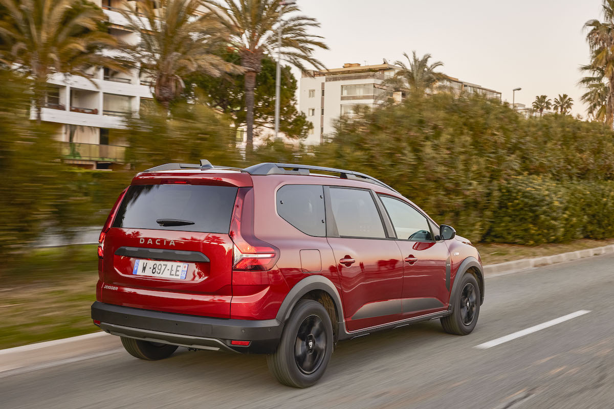 Nuovo Dacia Jogger, la station wagon con un look da crossover Nuovo Dacia Jogger, la station wagon con un look da crossover