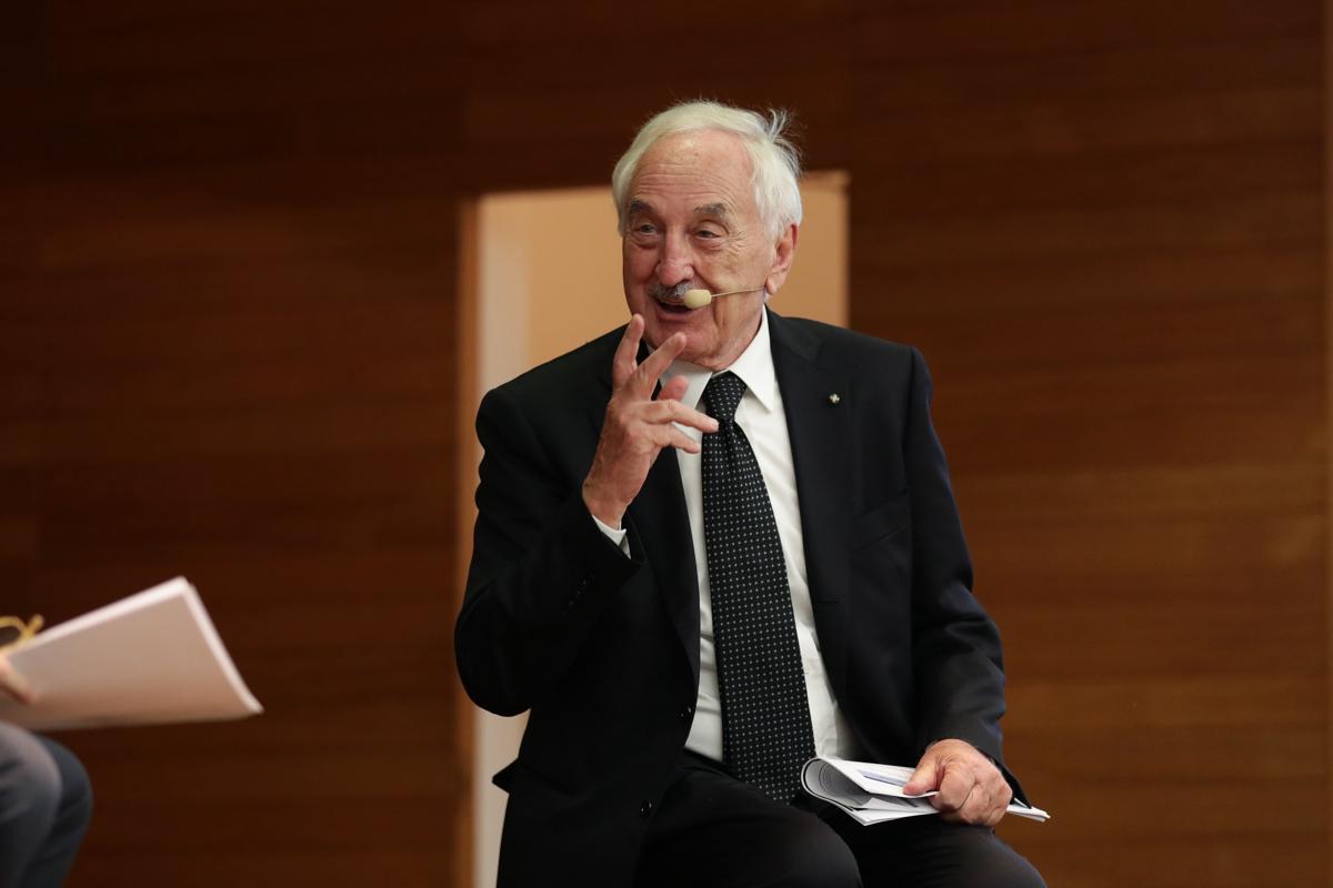 Esclusiva/ Bombassei: “Colle-Chigi? Ok Cassese-Draghi. Dramma caro-energia” Esclusiva/ Bombassei: “Colle-Chigi? Ok Cassese-Draghi. Dramma caro-energia”