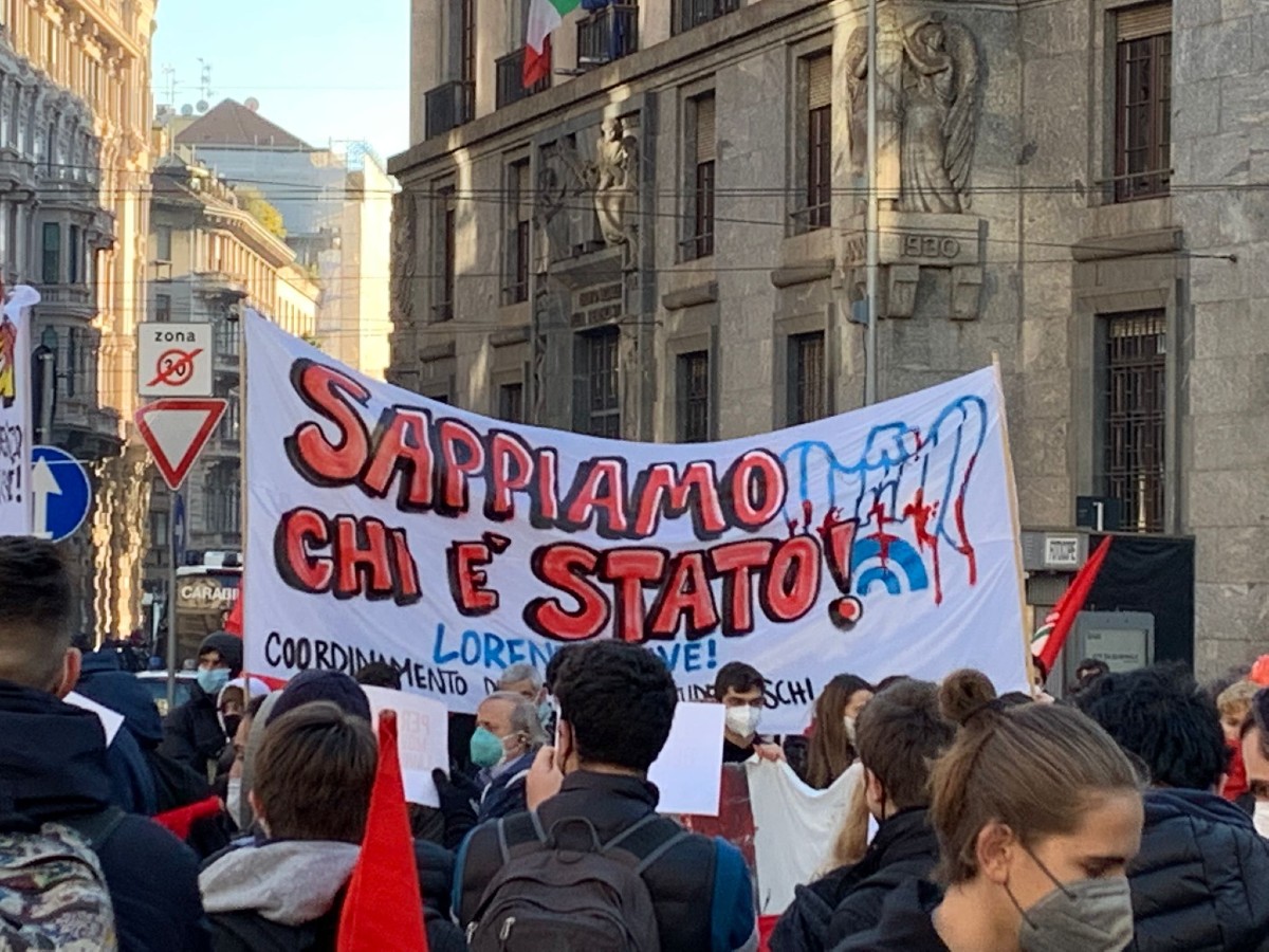 Milano, studenti manifestano: scontri a Missori con forze dell’ordine Milano, studenti manifestano: scontri a Missori con forze dell’ordine