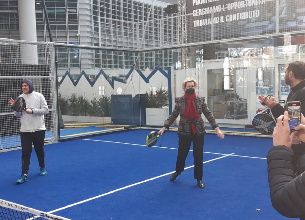 Si vince giocando in squadra. Letizia Moratti con Vieri e Zambrotta Si vince giocando in squadra. Letizia Moratti con Vieri e Zambrotta