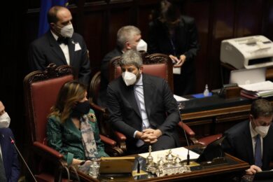 Colle, Mattarella rieletto con 759 voti. E’ il secondo presidente più votato