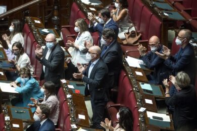 Quirinale: centrodestra diviso, centrismo, stop bipolarismo. Scissione M5s?