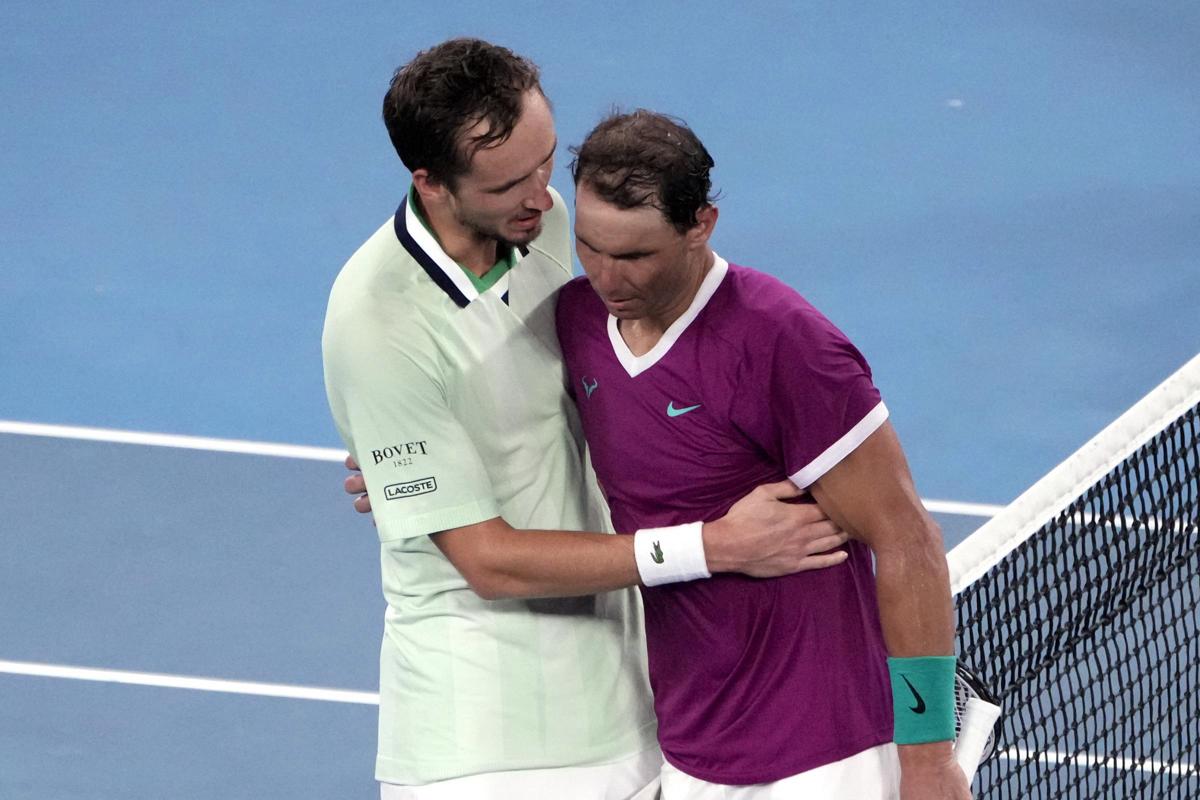 Australian Open, Nadal leggendario: 21° Slam. Complimenti da Federer-Djokovic