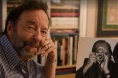 Parigi, fotografo star muore per strada. Cade ma nessuno lo aiuta per 9 ore