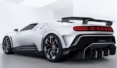 Bugatti Centodieci sfreccia in Salento: Cristiano Ronaldo, uno sceicco o…