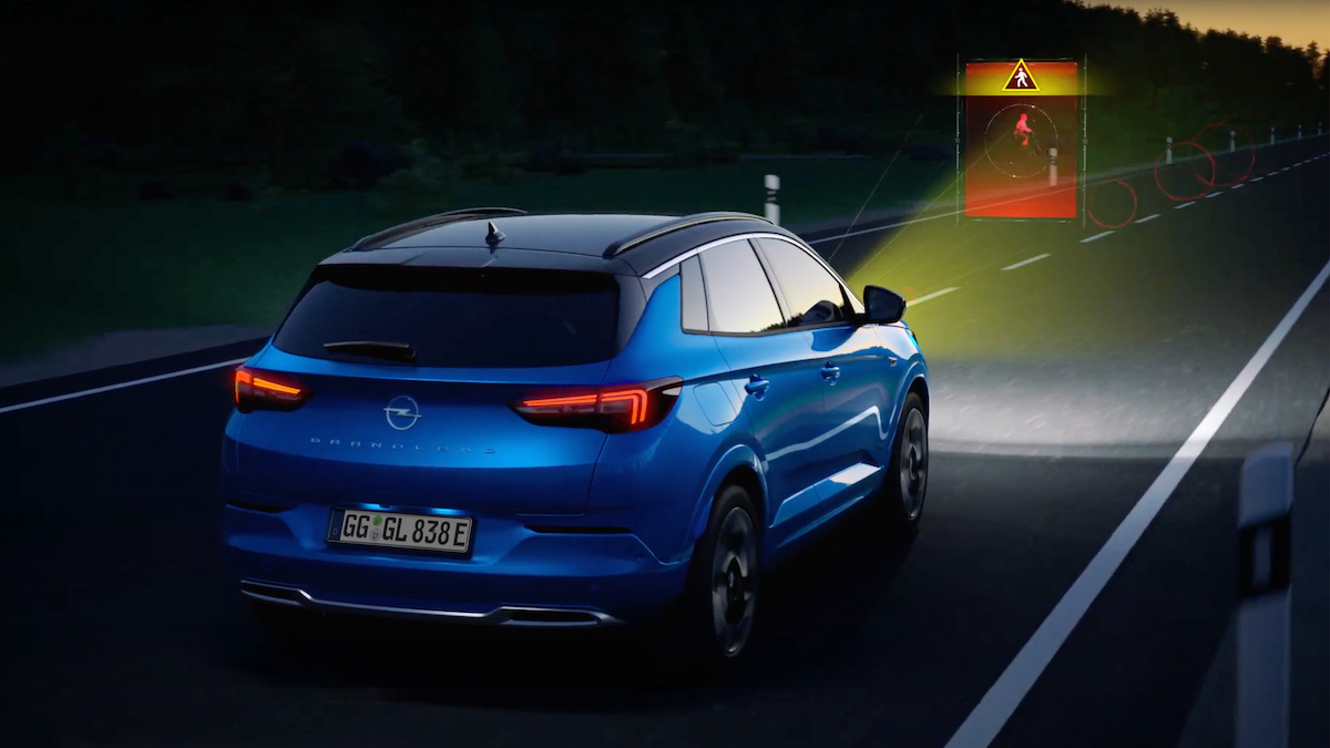 Opel: il sistema Night Vision con telecamera debutta sul nuovo Grandland