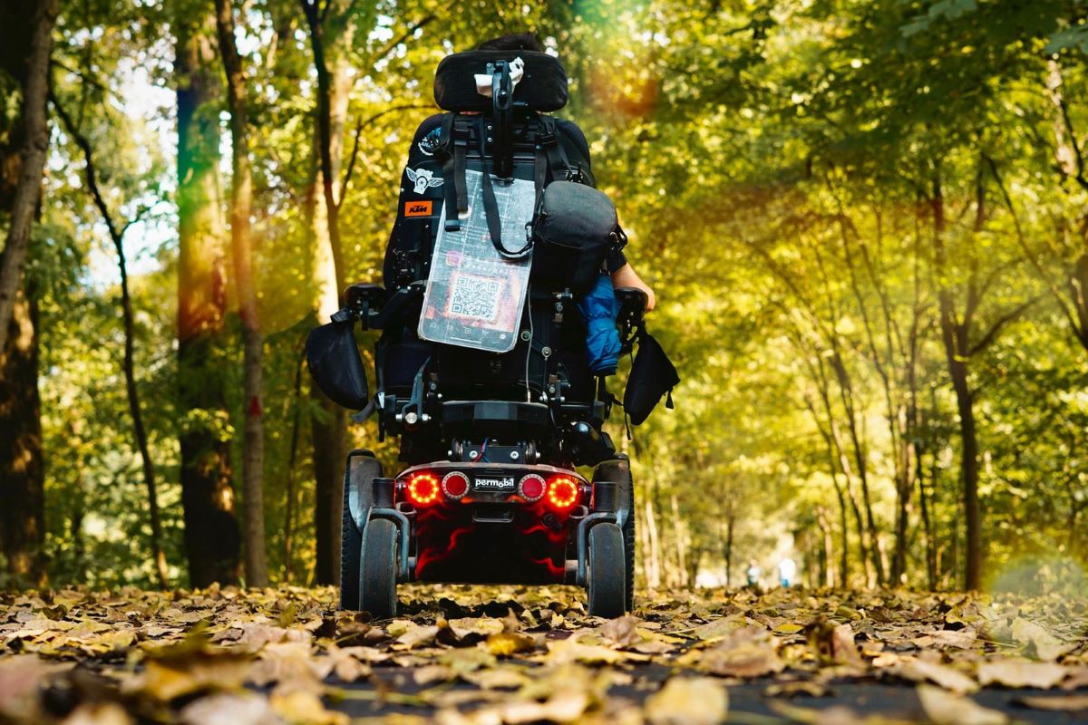 Simone Pedersoli, I sogni hanno le ruote: vivere al massimo con la disabilità Simone Pedersoli, I sogni hanno le ruote: vivere al massimo con la disabilità