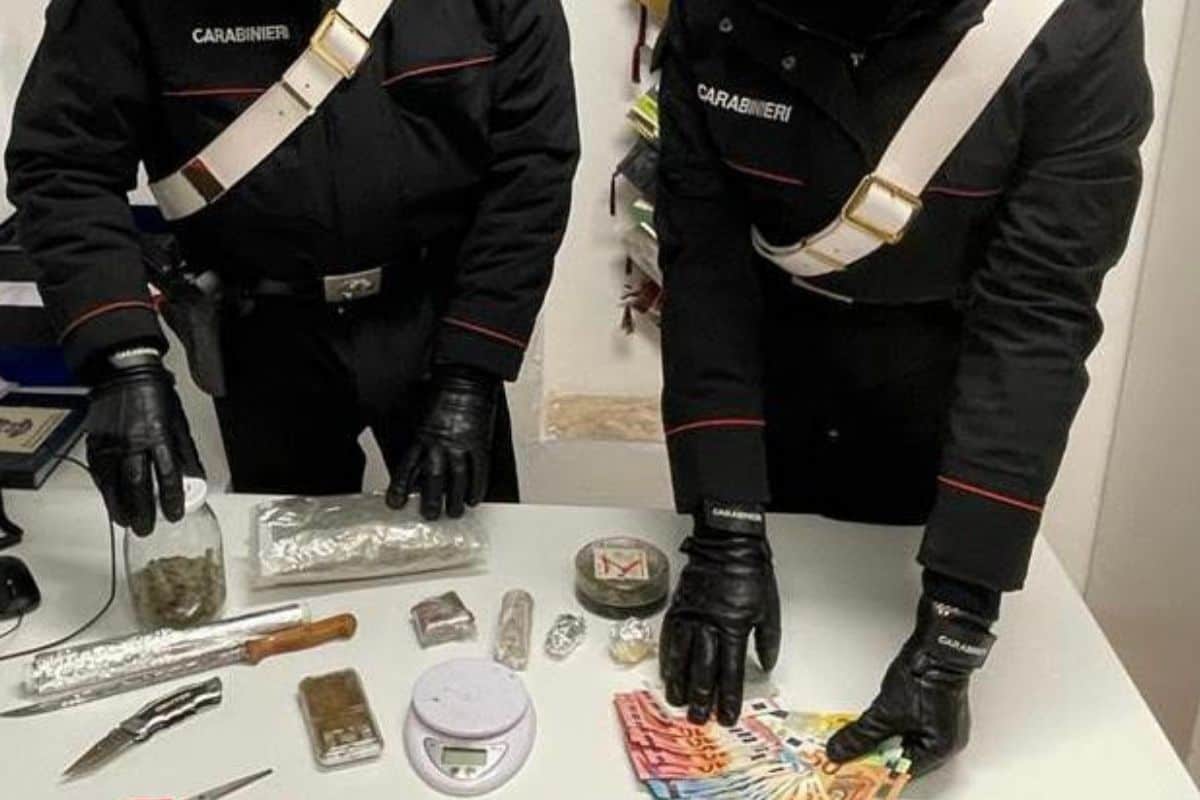 Blitz antidroga a Roma, in manette 11 persone. Sequestrati 3000 euro Blitz antidroga a Roma, in manette 11 persone. Sequestrati 3000 euro