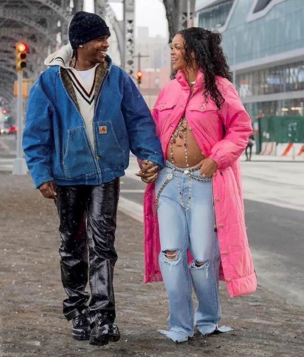 Rihanna incinta, Asap Rocky presto padre: le foto della coppia in dolce attesa