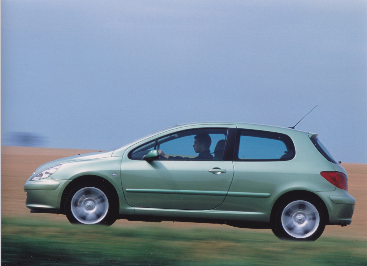 20 anni fa Peugeot 307diventava, la nuova Peugeot 308 è in corsa per il titolo 20 anni fa Peugeot 307diventava, la nuova Peugeot 308 è in corsa per il titolo