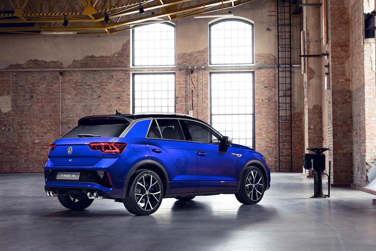 Volkswagen T-Roc R: debutta la versione sportiva da 300 CV Volkswagen T-Roc R: debutta la versione sportiva da 300 CV
