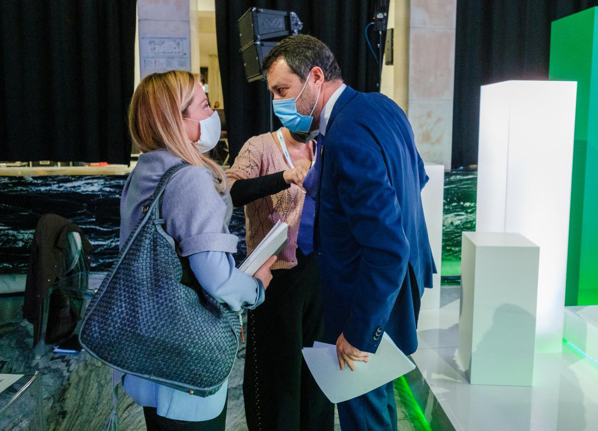 Lega, Salvini: “Noi con Giorgia Meloni non c’entriamo”. Decisa rottura con Fdi Lega, Salvini: “Noi con Giorgia Meloni non c’entriamo”. Decisa rottura con Fdi