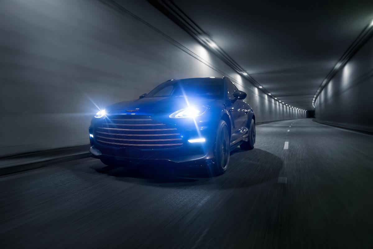 Con Dbx707 Aston Martin lancia il Suv più potente al mondo Con Dbx707 Aston Martin lancia il Suv più potente al mondo