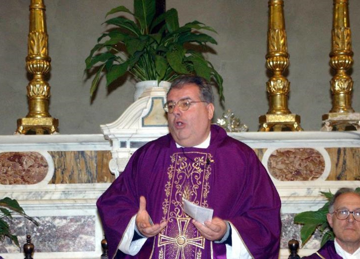 Don Euro, l’ex prete di Massa Carrara condannato per estorsione a 7 anni Don Euro, l’ex prete di Massa Carrara condannato per estorsione a 7 anni