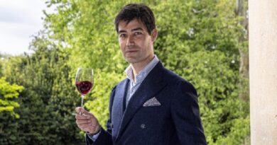 OenoGroup punta all’Italia con Gabriele Gorelli, primo Master of Wine italiano