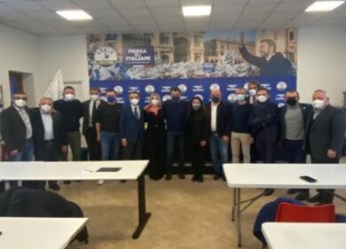 Vertice Lega a Milano, il giallo della fotografia con le mascherine. FOTO