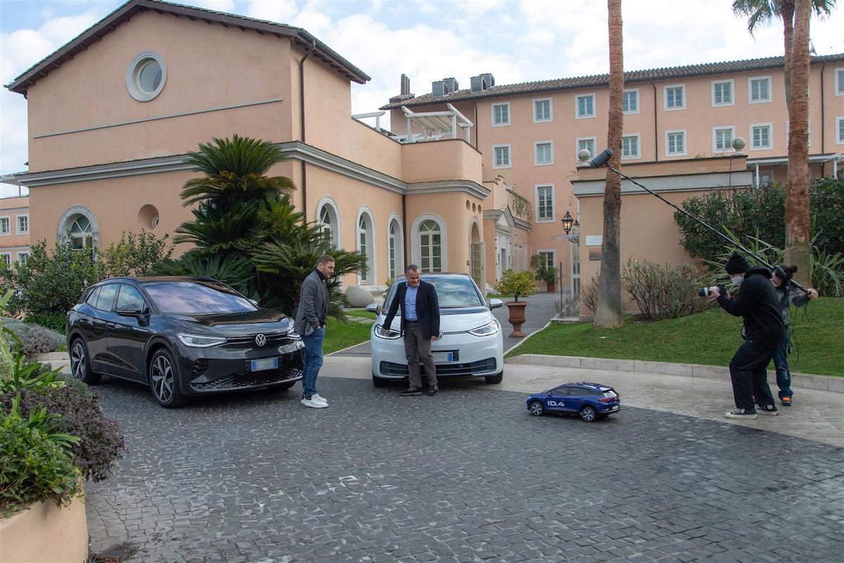 Volkswagen e Francesco Totti insieme per promuovere la mobilità elettrica Volkswagen e Francesco Totti insieme per promuovere la mobilità elettrica