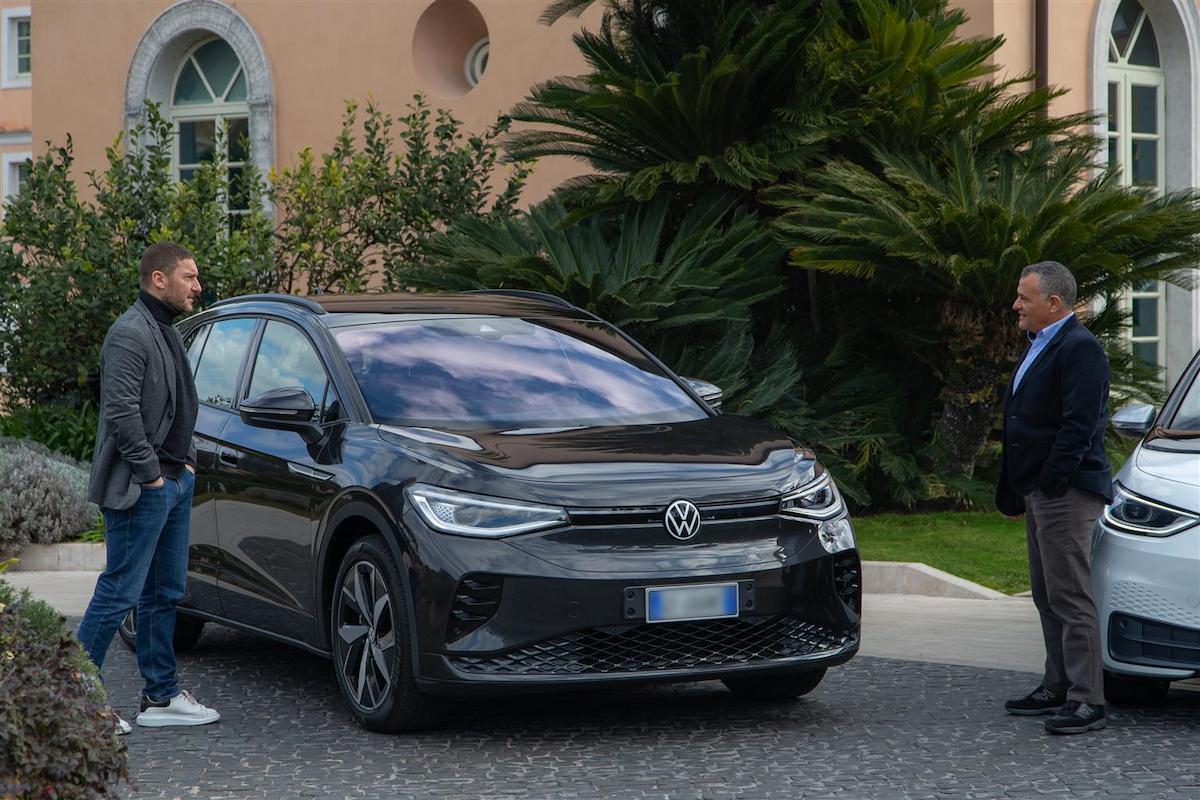 Volkswagen e Francesco Totti insieme per promuovere la mobilità elettrica Volkswagen e Francesco Totti insieme per promuovere la mobilità elettrica
