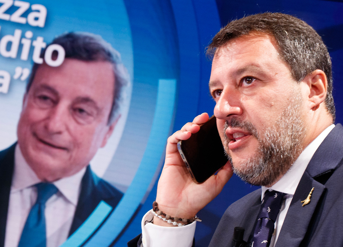 Galleria foto 'Quirinale, “patto della cioccolata calda”. Draghi ha messo il veto su Casini' - foto 1