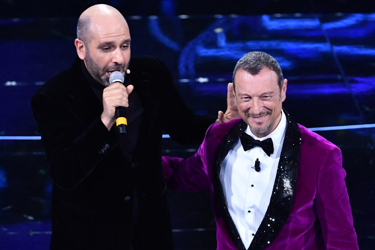 Ascolti Tv, effetto Zalone a Sanremo: seconda serata da record con 55% share
