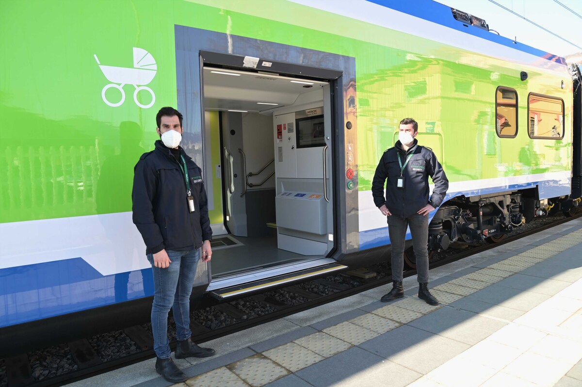 Caravaggio, nuovo treno da Milano a Porto Ceresio: le foto