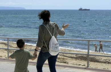 Le donne di Scicli donano a Yassine una “nuova” pelle