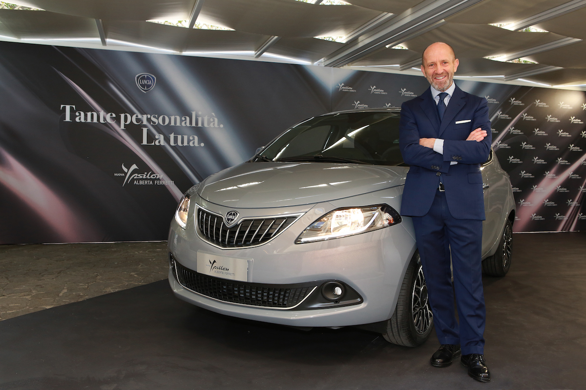 Nuova Lancia Ypsilon sigla la propria eleganza con Alberta Ferretti Nuova Lancia Ypsilon sigla la propria eleganza con Alberta Ferretti