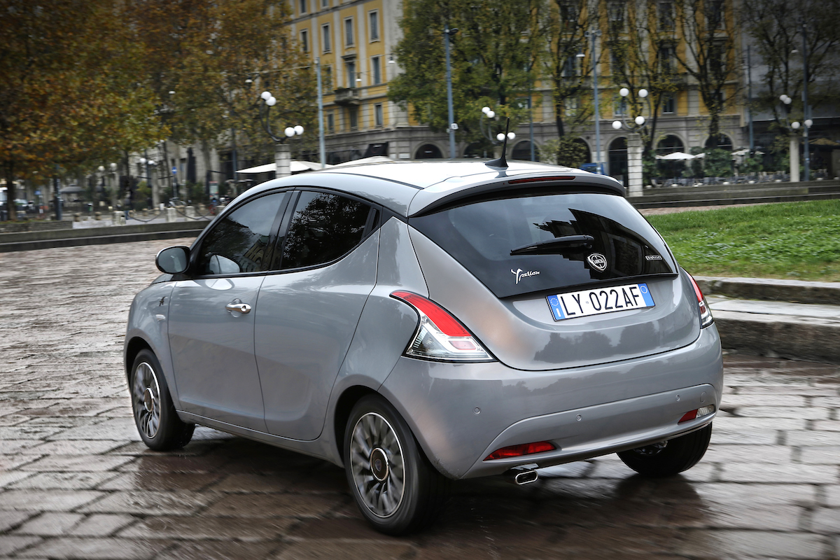 Nuova Lancia Ypsilon sigla la propria eleganza con Alberta Ferretti Nuova Lancia Ypsilon sigla la propria eleganza con Alberta Ferretti